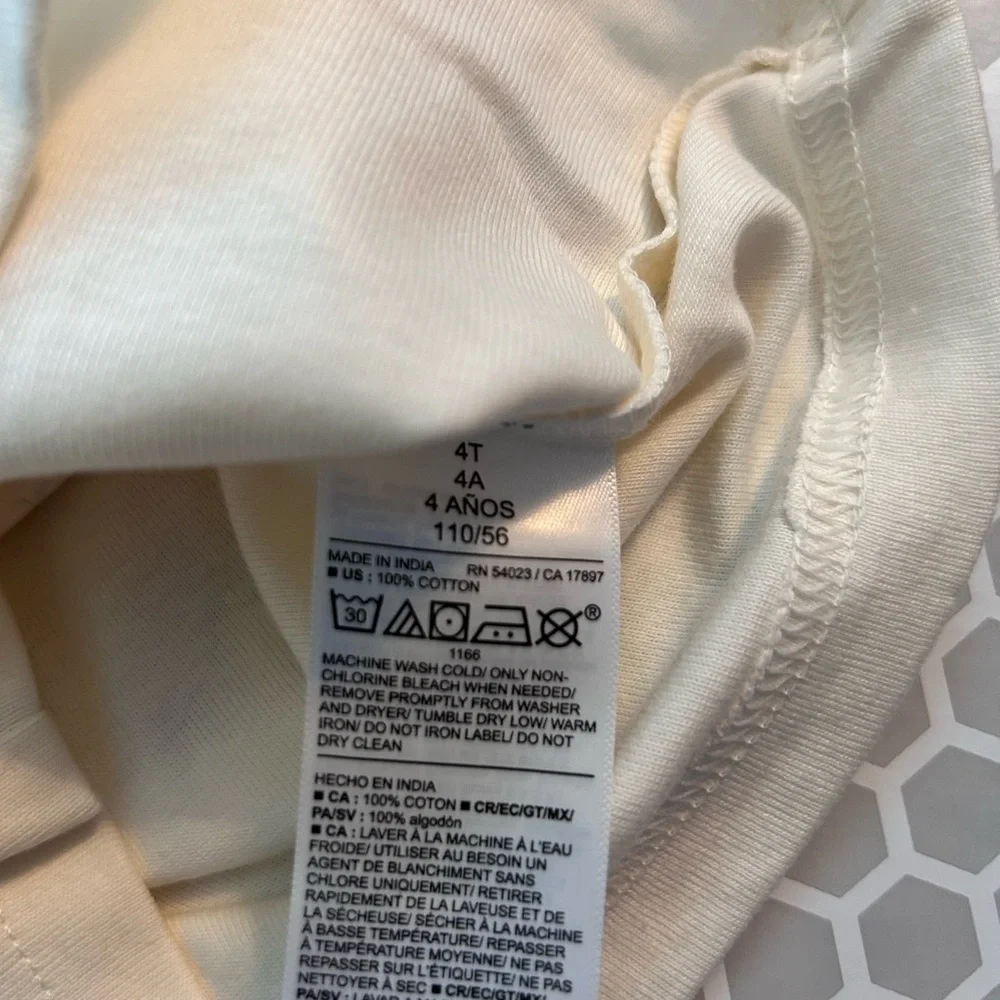 NWT Old Navy Cream Kids Pajama Set with Yellow Party Dog Print.       Size 4T